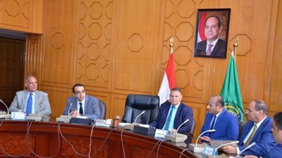 لجان فنية تتابع المشروعات الاستثمارية في الإسماعيلية