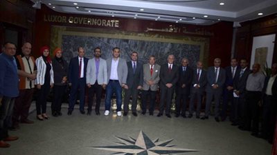 محافظ الأقصر يستعرض فرص الإستثمار المتاحة امام عدد من المستثمرين