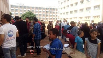 مستقبل وطن منفلوط ينظم قافلة طبية بنظام الكشف المجاني ببنى رافع