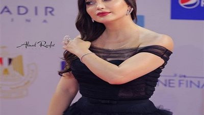 نسرين طافش تبهر متابعيها بإطلالة رائعة .. صور
