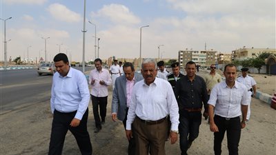 جولة ميدانية لصقر في 5 مدن بالسويس.. صور