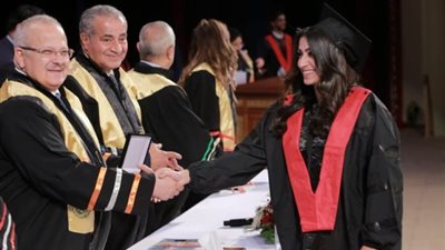 مصيلحي والخشت يشهدان حفل تخرج طلاب الأكاديمية العربية فرع القرية الذكية