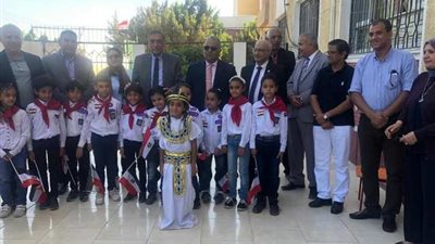 رئيس تعليم البرلمان يشيد بمنظومة الإسماعيلية (دعم الأبنية وسد العجز )..صور
