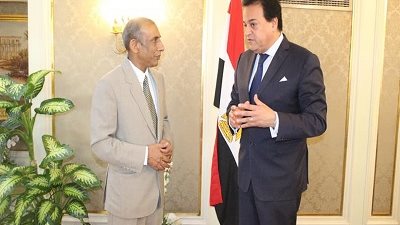 وزير التعليم العالى يبحث آليات التعاون مع السفير الهندي