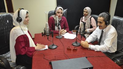 راديو قناة السويس تجربة رائدة بالجامعات المصرية ..صور