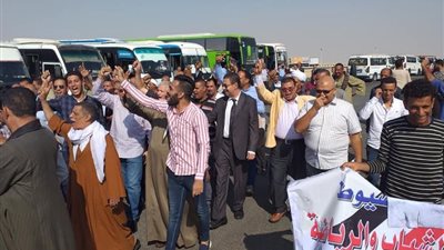 مظاهرات الاسايطة لتاييد الرئيس تغلق شوراع القاهرة من كثرة المواطنين