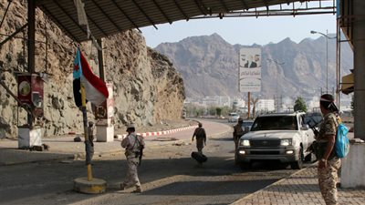 إحباط تهريب 118 منظارا عسكريا بمدينة الحزم