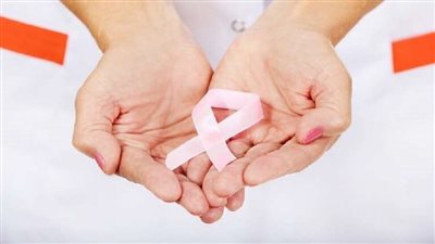 6 أعراض لـ سرطان الثدي