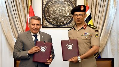 الكلية الفنية العسكرية توقع عقد إتفاق مع شركة الإنتاج الحربى للمشروعات والإستشارات الهندسية والتوريدات العامة