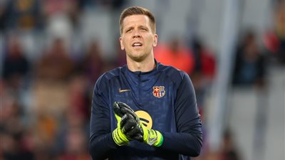بعد موسم بلا هزائم.. برشلونة يربط تشيزني بعقد جديد