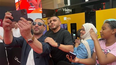 شاهد.. أحمد السقا يقدم عرض أكشن فى احتفال عرض فيلم 