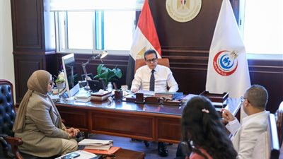 وزير الصحة يتابع مستجدات العمل بمنظومة خدمات نقل الدم القومية