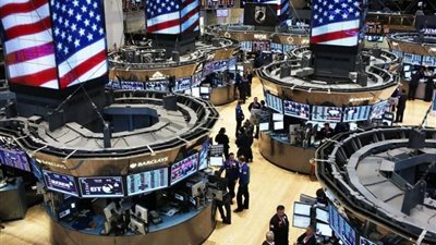 انخفاض مؤشرات الأسهم الأمريكية في بورصة وول ستريت
