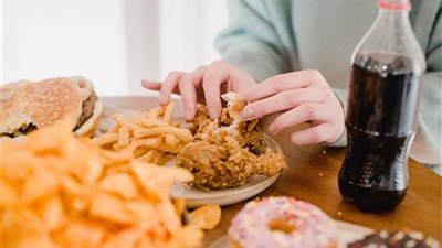 أطعمة تضر صحتك يجب الحذر منها