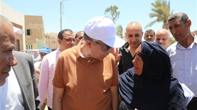 محافظ المنيا يؤكد ان قرى الصعيد تتحول إلى قرى نموذجية