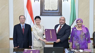 تعاون علمي وثقافي متجدد بين جامعتي القاهرة وجيجيانغ الصينية