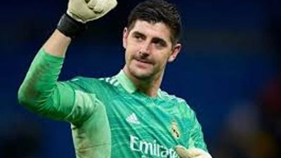 ريال مدريد يُجدد عقد كورتوا حتى صيف 2027