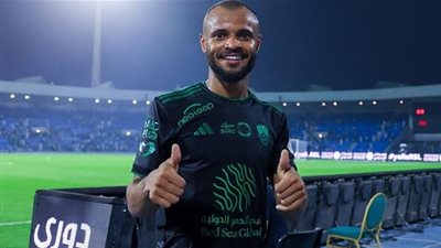 الأهلي يتفق مع نجم الفريق على تمديد عقده لمدة 4 مواسم