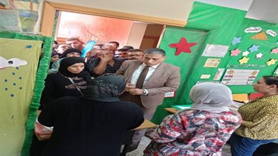 وكيل تعليم الجيزة يتفقد مدارس الهرم ويمنع التبرعات الإجبارية