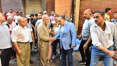 محافظ أسيوط يتفقد موقع حريق محل إكسسوارات تجميل بحي غرب