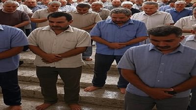 سماع الأذان ليس شرطًا لحضور الجماعة طالما عُلم وقت الصلاة