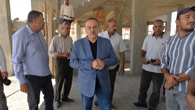 محافظ أسيوط يتفقد أعمال إنشاء أول مصنع لمنتجات الرمان بالبدارى