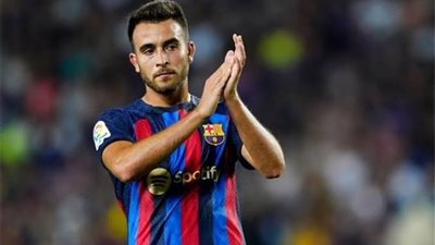 نجم برشلونة يُعلق على سحب شارة القيادة من شتيجن