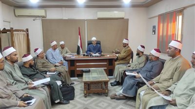 مدير أوقاف المنيا يوجه مديري الإدارات بالالتزام بخطبة الجمعة