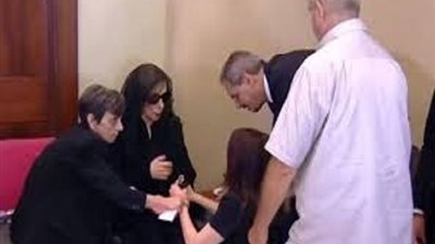 هيفاء وهبي وماجدة الرومى فى عزاء الموسيقار زياد الرحباني