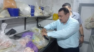 ضبط لحوم وهياكل دواجن غير صالحة للاستهلاك الآدمي بأسواق دمياط