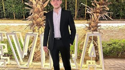 أهالى ابوكبير يودعون طبيبى الأسنان بالدموع