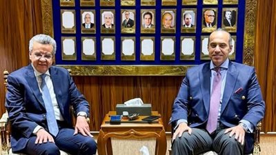 فوزي: 