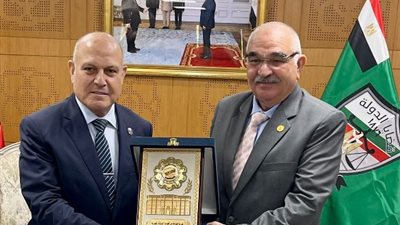 رئيس النيابة الإدارية يهنئ رئيس هيئة قضايا الدولة بتوليه منصبه الجديد