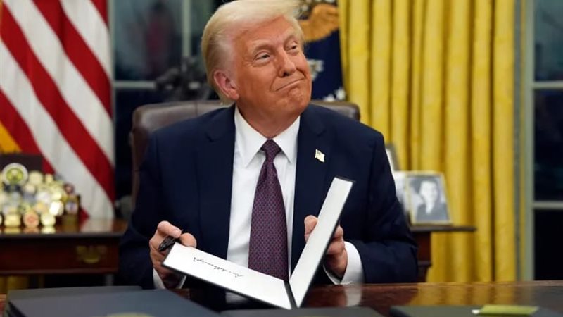 الرئيس الأمريكى دونالد