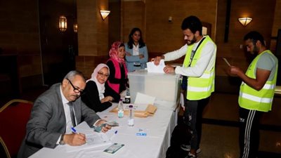 إغلاق صناديق الاقتراع بعدة دول في أول أيام انتخابات مجلس الشيوخ