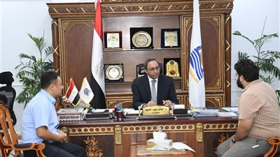 محافظ قنا يبحث مع وفدصيني فرص الاستثمار في مجالات الإنتاج الداجنى