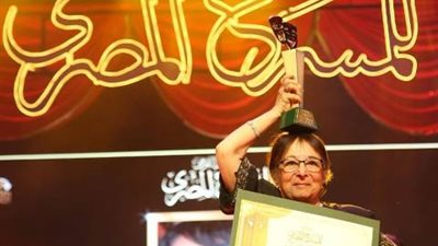 سميرة عبدالعزيز: الفن حياتي.. وكل مخرج أضفت من خلاله لرصيدي