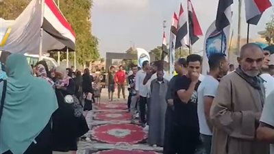 طوابير الناخبين أمام لجان البساتين للمشاركة بانتخابات الشيوخ