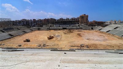 اهتمام محافظ بورسعيد بمتابعة الاسراع فى تنفيذ استاد المصري الجديد