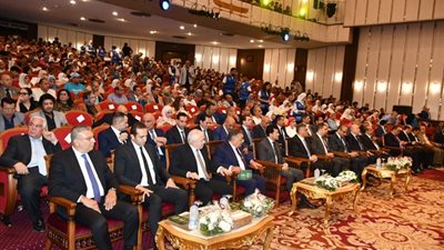 صبحي يشهد ختام الموسم الخامس لمهرجان 
