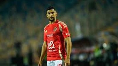 نجم الأهلي السابق ينفي توقيعه للوداد