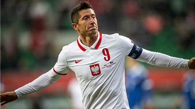 مدرب بولندا يكشف حقيقة عودة ليفاندوفسكي إلى المنتخب