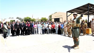 ­­­­­القوات المسلحة تنظم زيارة لعدد من المصريين المقيمين بالخارج لقيادتى القوات البحرية وقوات الصاعقة
