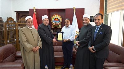 محافظ مطروح يستقبل رئيس قطاع المعاهد الأزهرية