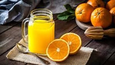 فوائد ومخاطر تناول عصير البرتقال يوميًا