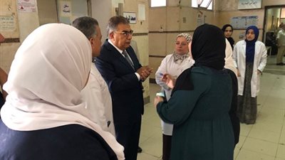 محافظ الدقهلية يتفقد مستشفى شبراهور في زيارة مفاجئة