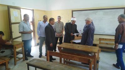 رئيس منطقة الإسماعيلية الأزهرية يتابع امتحانات الملاحق بفايد