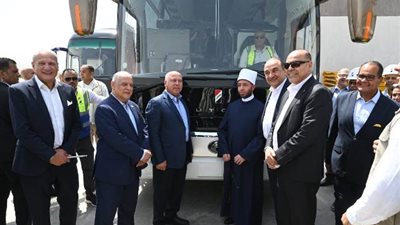وفد وزاري رفيع يتفقد مصانع 