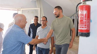 رئيس شركة مياه البحر الأحمر يلتقي رئيس مدينة رأس غارب