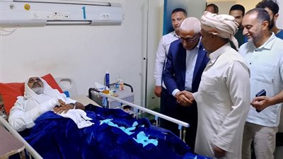 في جولة مفاجئة..محافظ شمال سيناء يتفقد مستشفى العريش